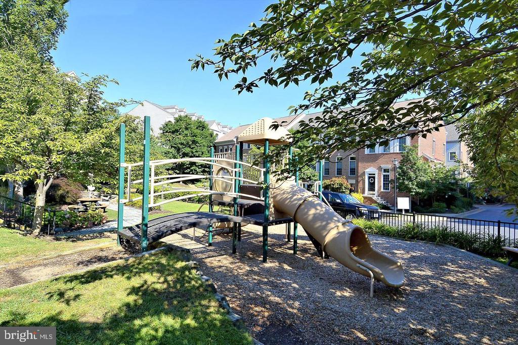 4681 LAWTON WAY Unit: 103