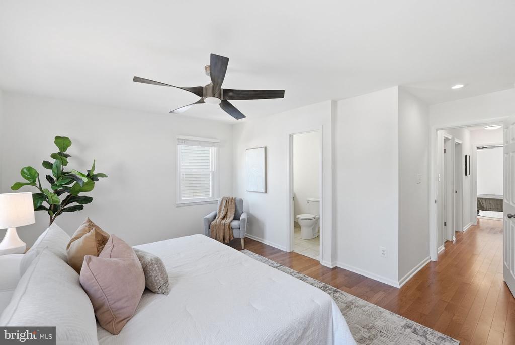 27 E HOWELL AVENUE