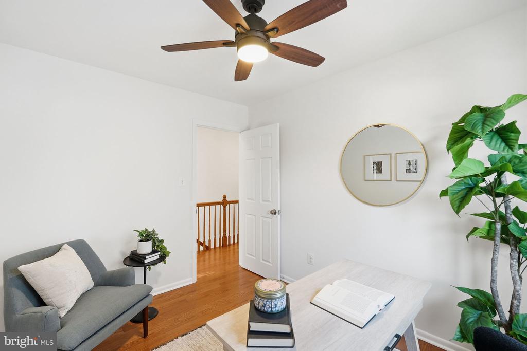 27 E HOWELL AVENUE
