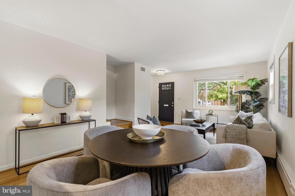 11 E MYRTLE STREET Unit: 1/2