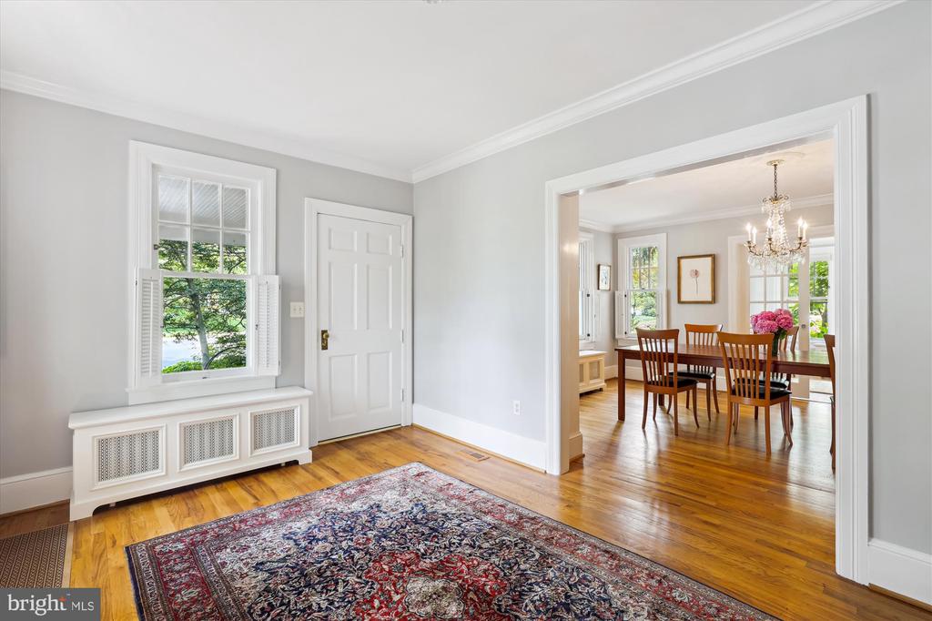 300 E BROAD STREET
