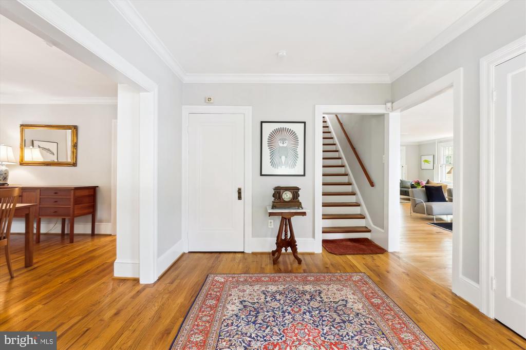300 E BROAD STREET