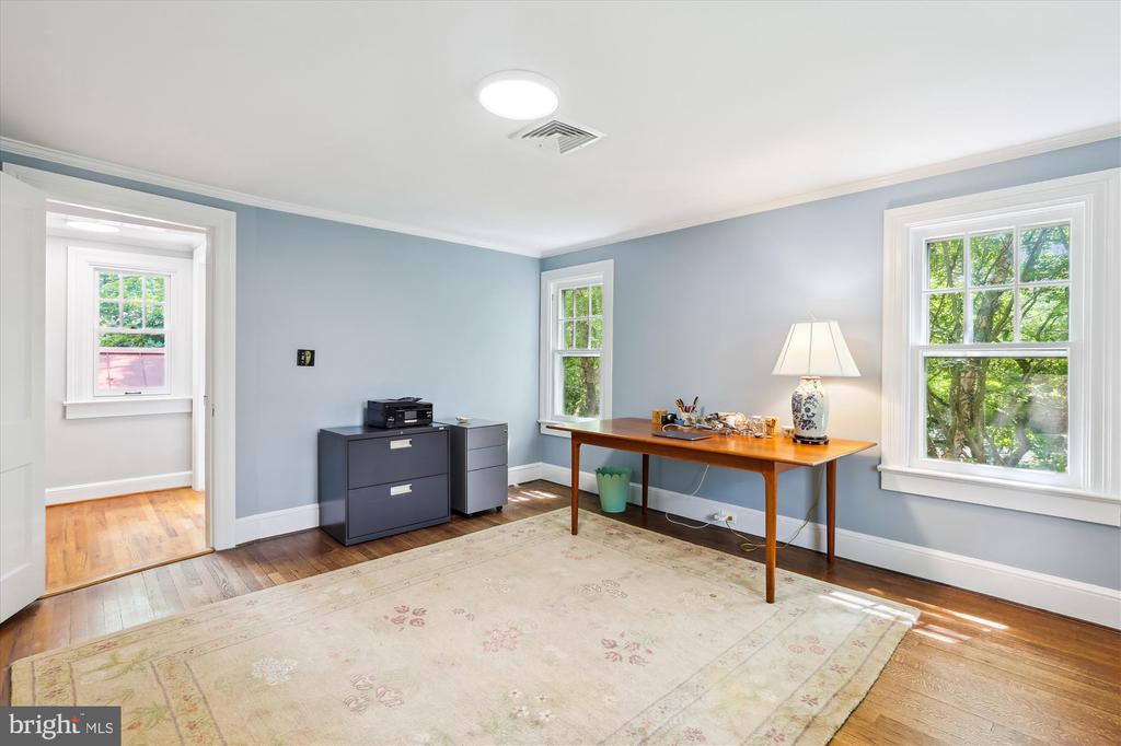 300 E BROAD STREET