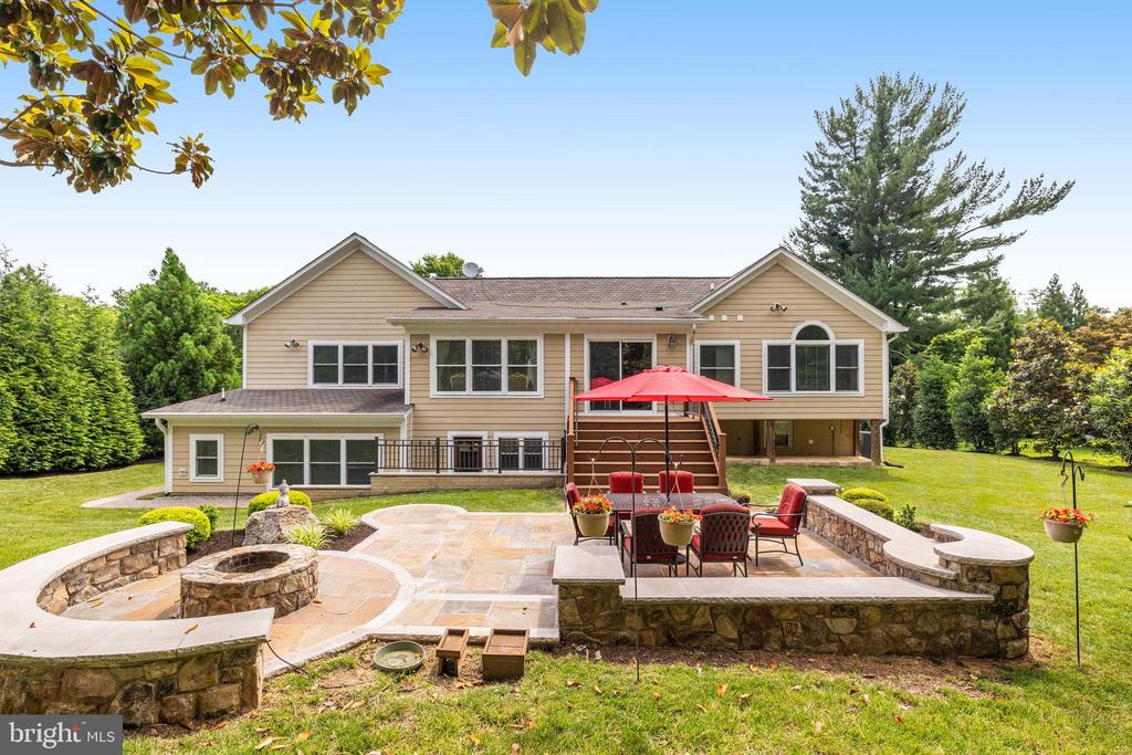 816 CONSTELLATION DRIVE