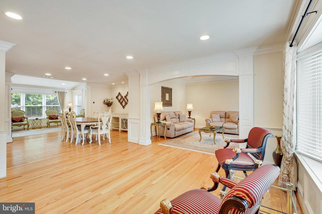 816 CONSTELLATION DRIVE