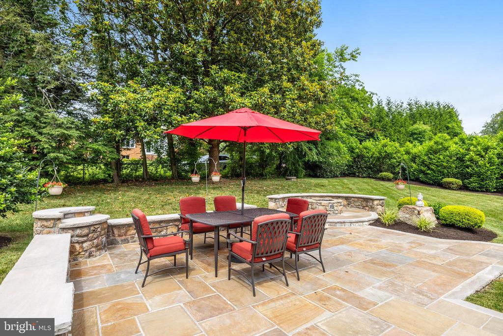 816 CONSTELLATION DRIVE