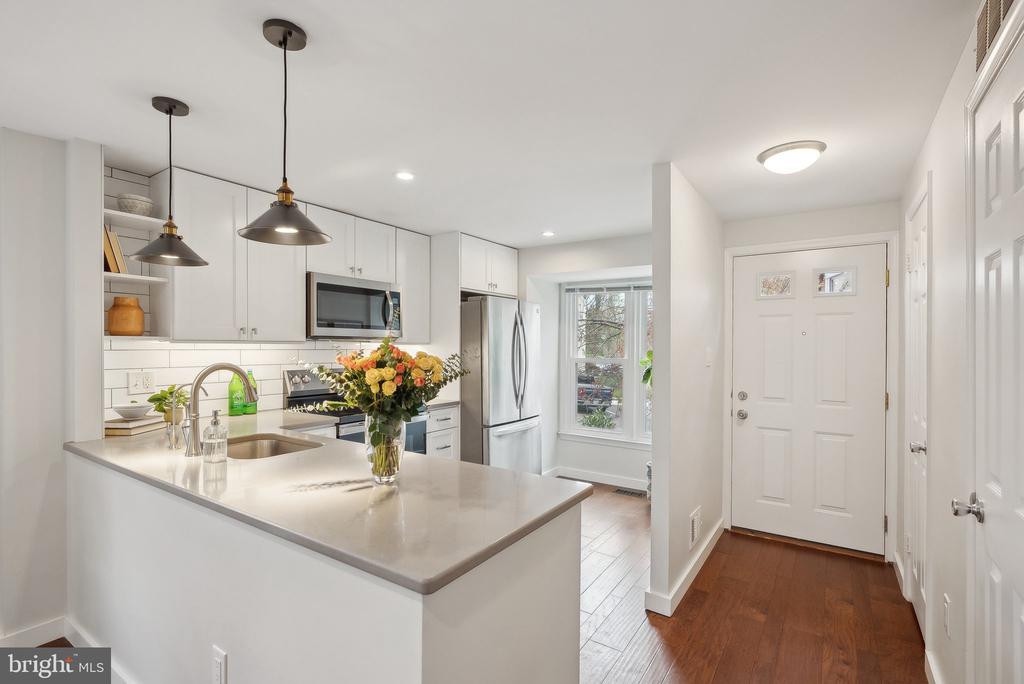 1670 OAKTREE COURT