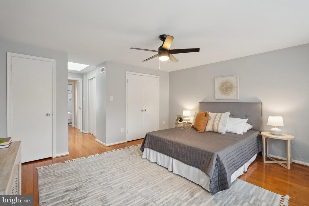 1670 OAKTREE COURT