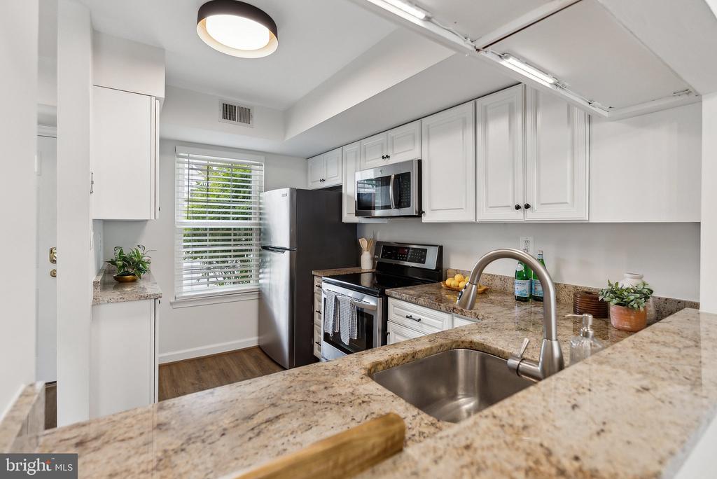 3316 LAKESIDE VIEW DRIVE 3-7