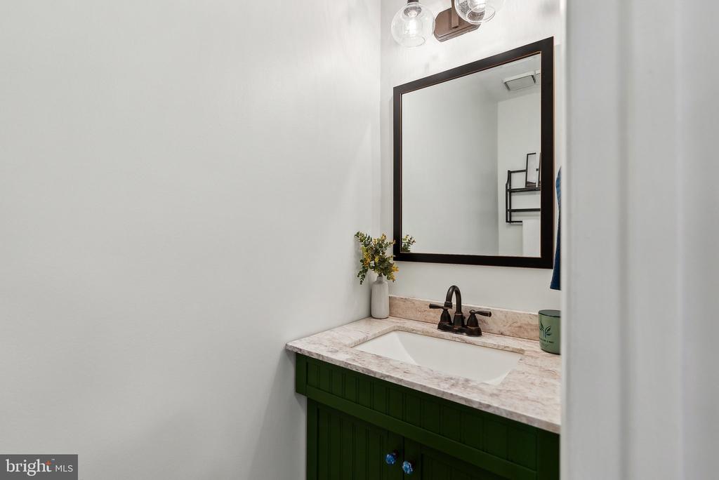 3316 LAKESIDE VIEW DRIVE 3-7
