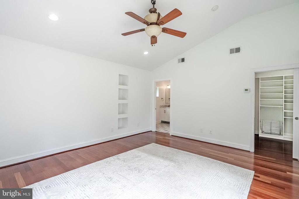5923 WESTRIDGE COURT