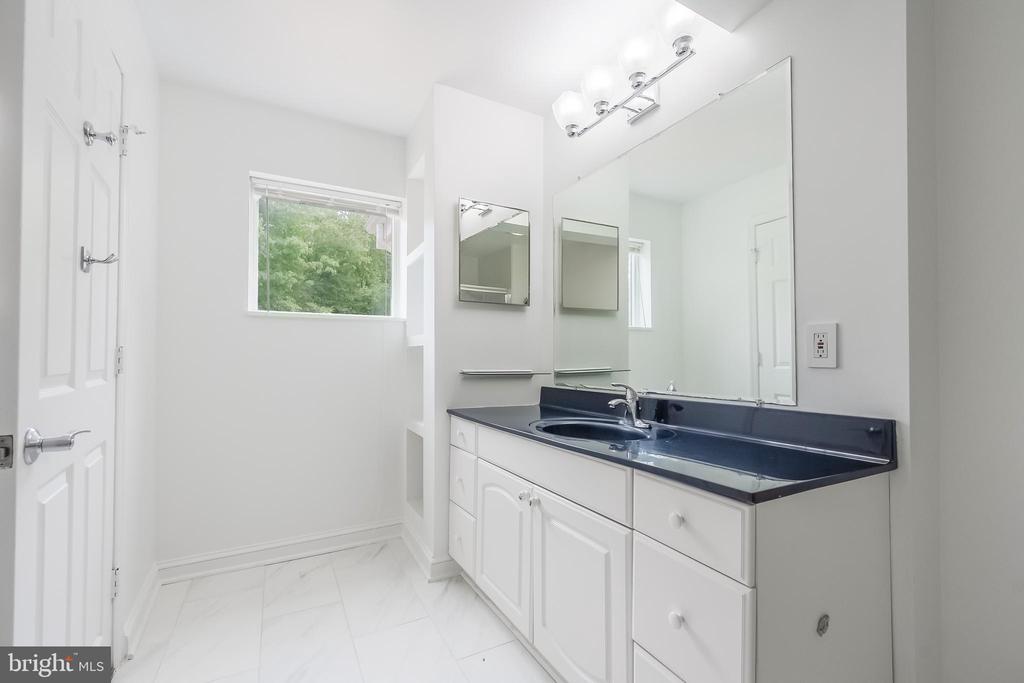 5923 WESTRIDGE COURT