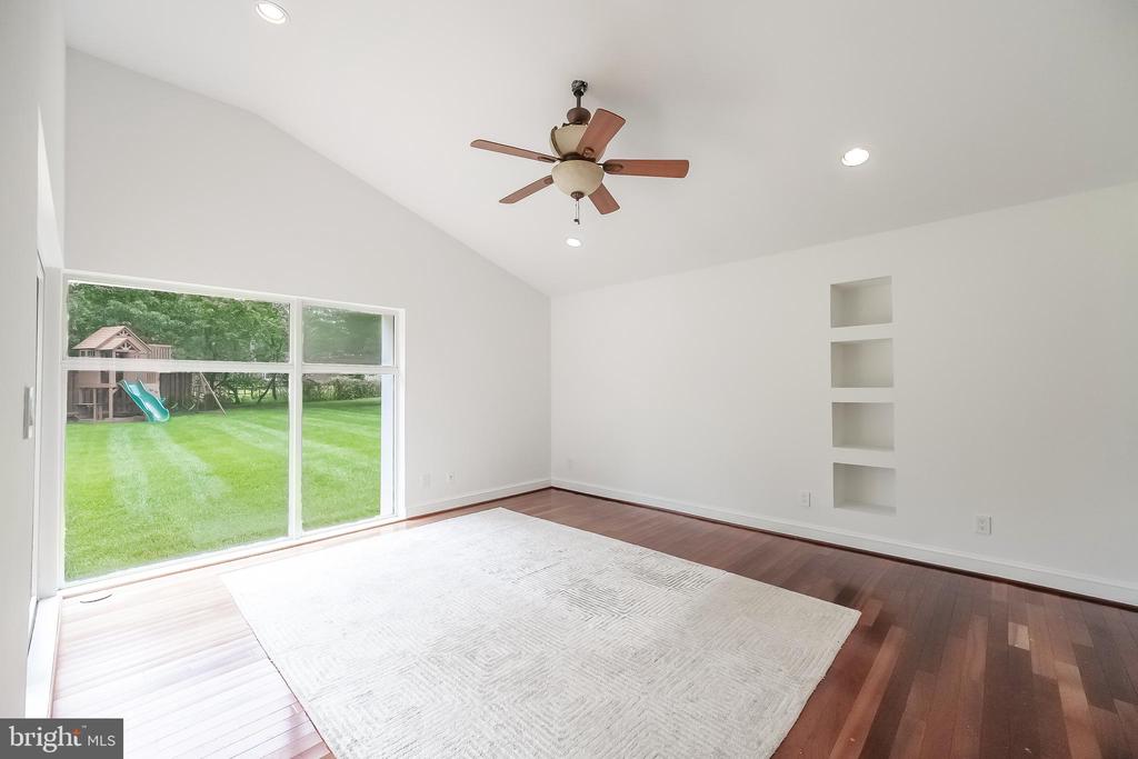 5923 WESTRIDGE COURT