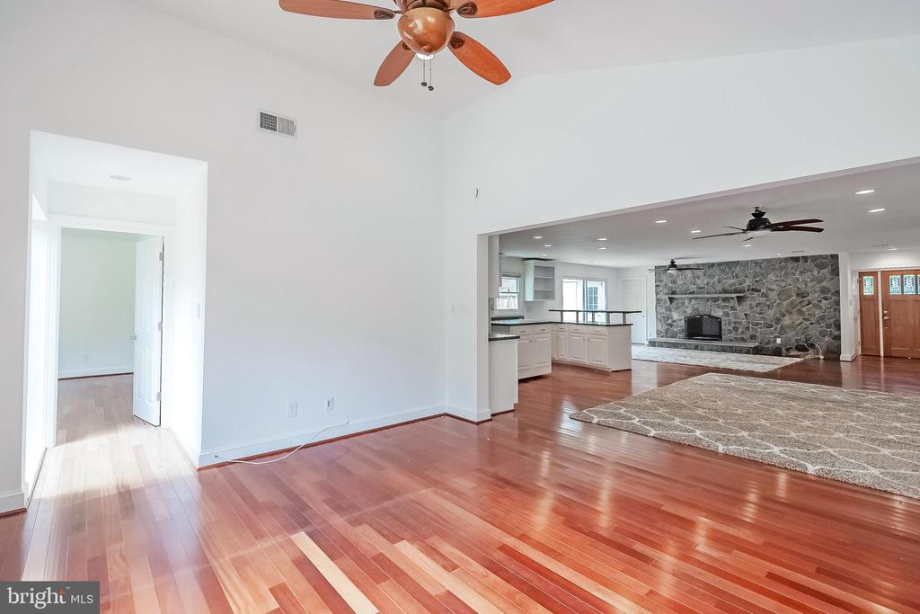 5923 WESTRIDGE COURT
