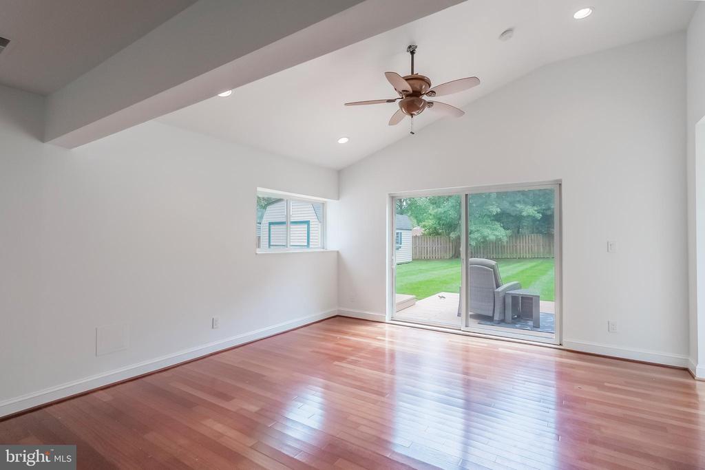 5923 WESTRIDGE COURT