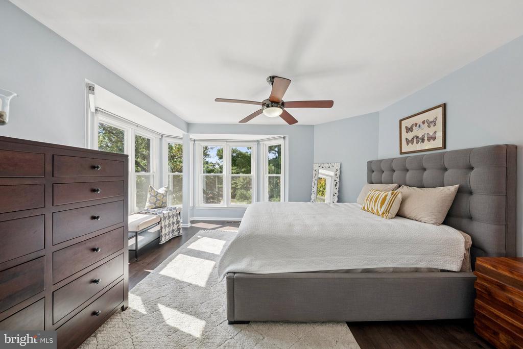1692 OAKTREE COURT