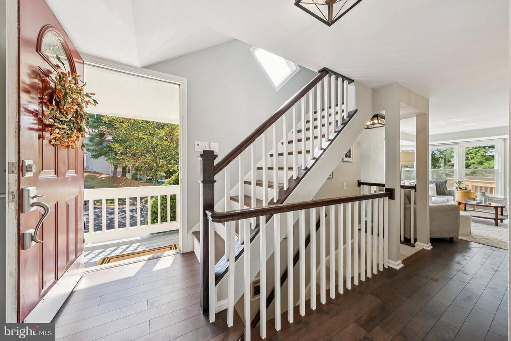 1692 OAKTREE COURT
