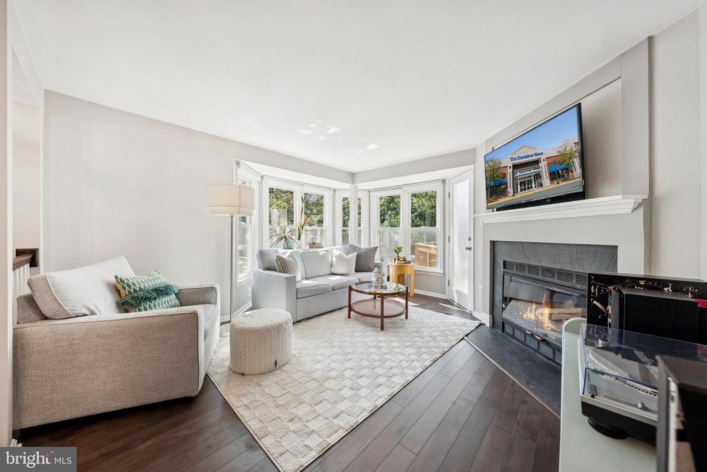 1692 OAKTREE COURT