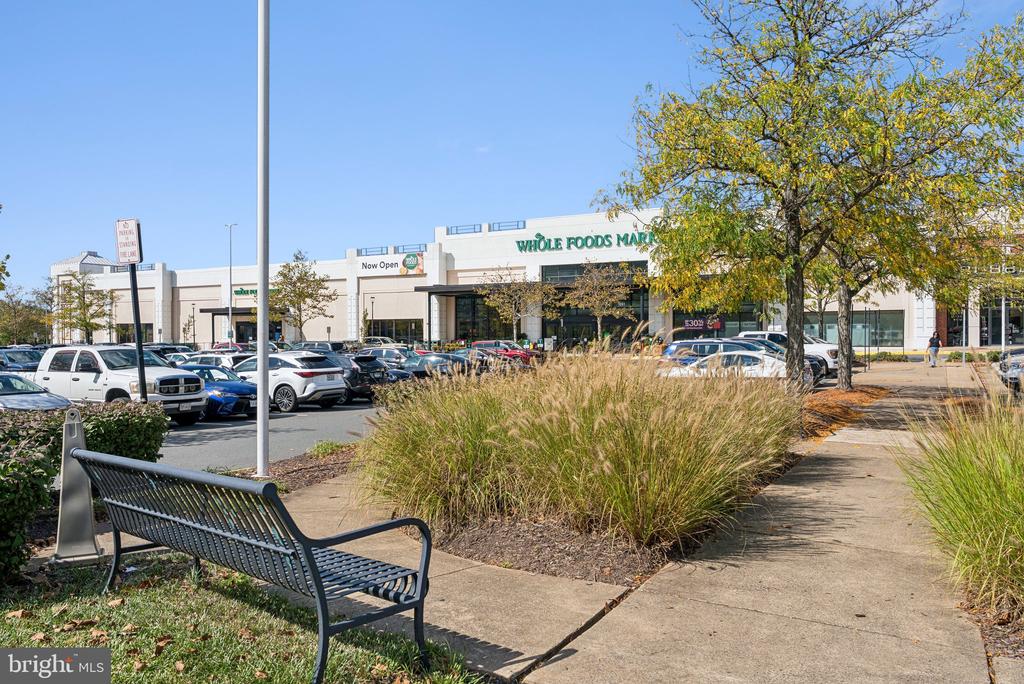 1692 OAKTREE COURT