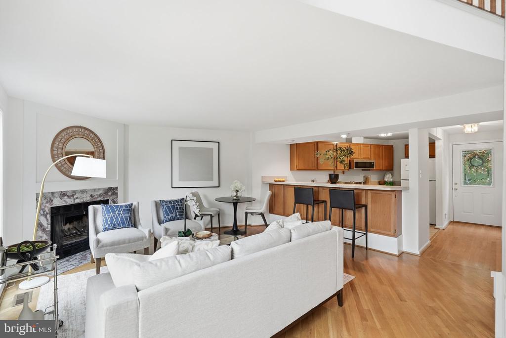1686 OAKTREE COURT