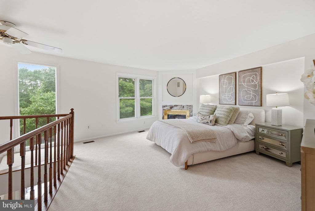 1686 OAKTREE COURT