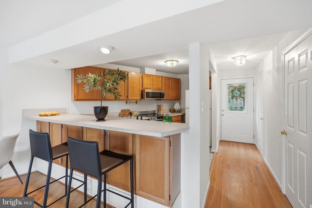 1686 OAKTREE COURT