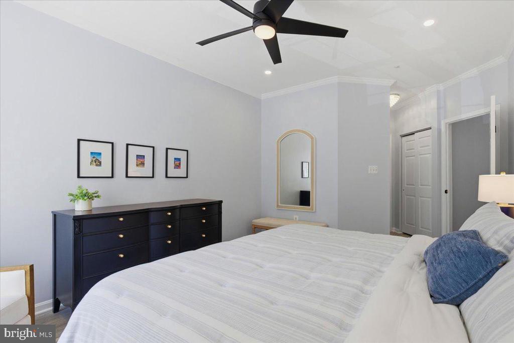 4127 FOUNTAINSIDE LANE Unit: 201