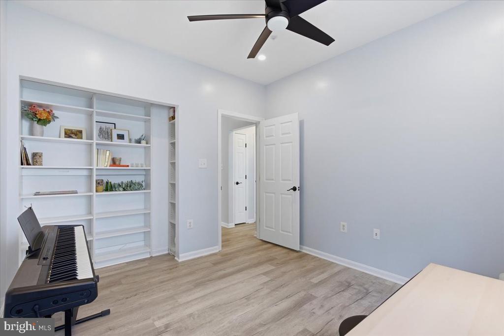 4127 FOUNTAINSIDE LANE Unit: 201