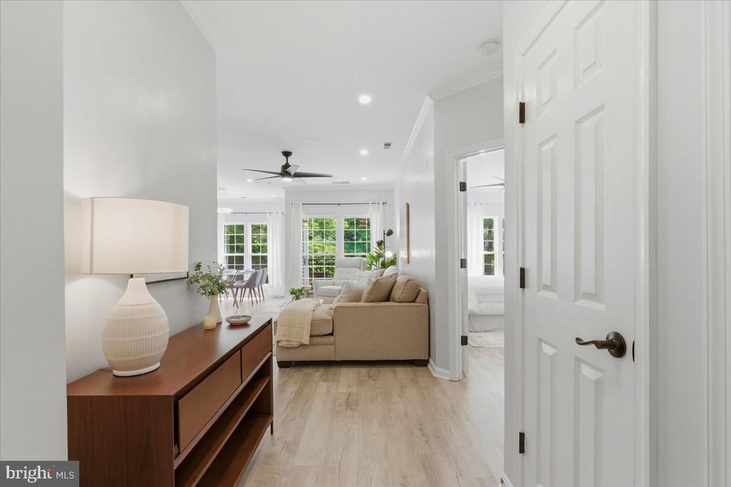 4127 FOUNTAINSIDE LANE Unit: 201