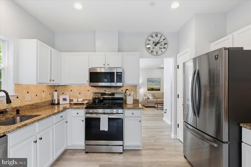 4127 FOUNTAINSIDE LANE Unit: 201