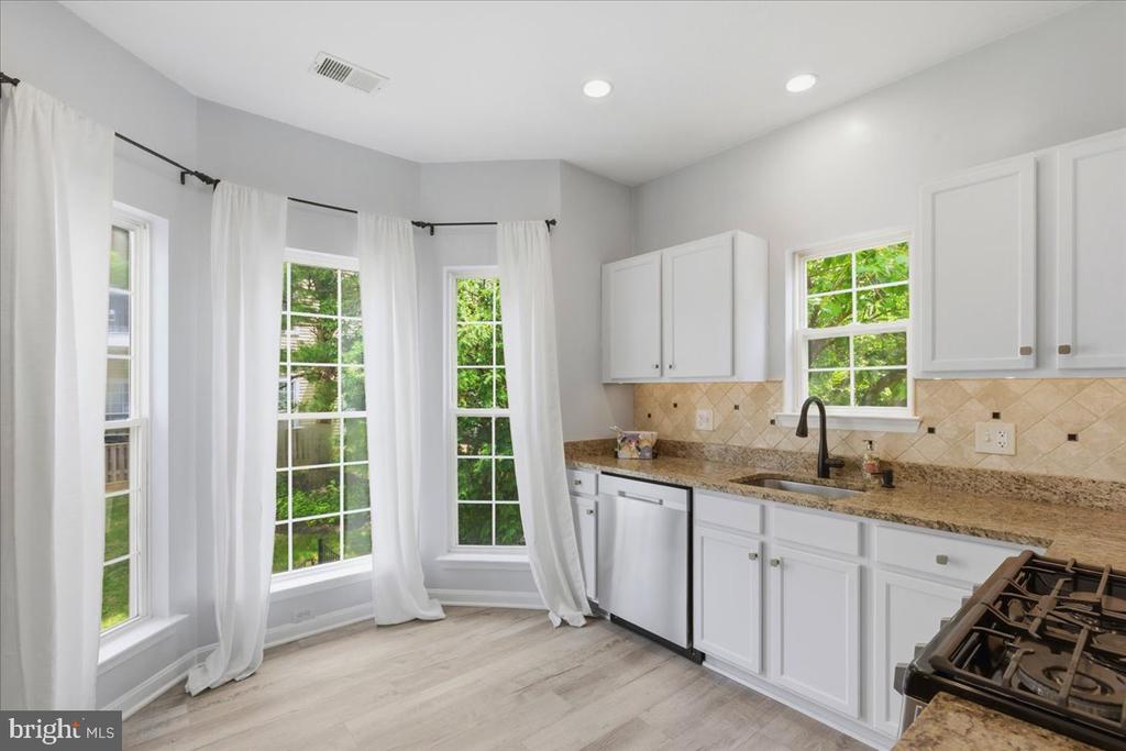 4127 FOUNTAINSIDE LANE Unit: 201