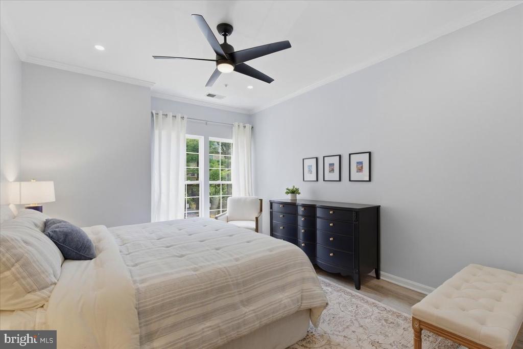 4127 FOUNTAINSIDE LANE Unit: 201