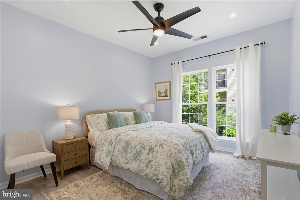 4127 FOUNTAINSIDE LANE Unit: 201