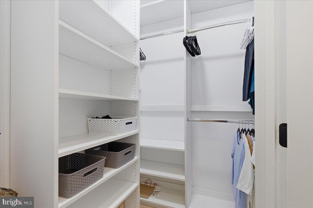 4127 FOUNTAINSIDE LANE Unit: 201