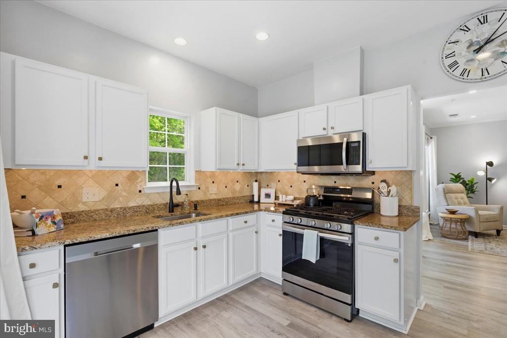 4127 FOUNTAINSIDE LANE Unit: 201