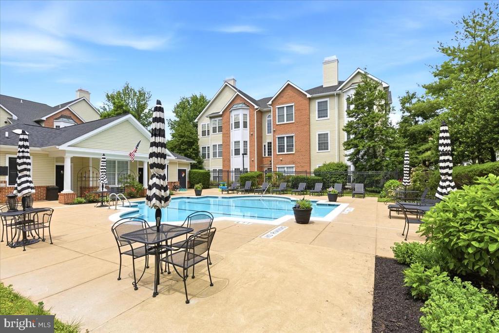 4127 FOUNTAINSIDE LANE Unit: 201