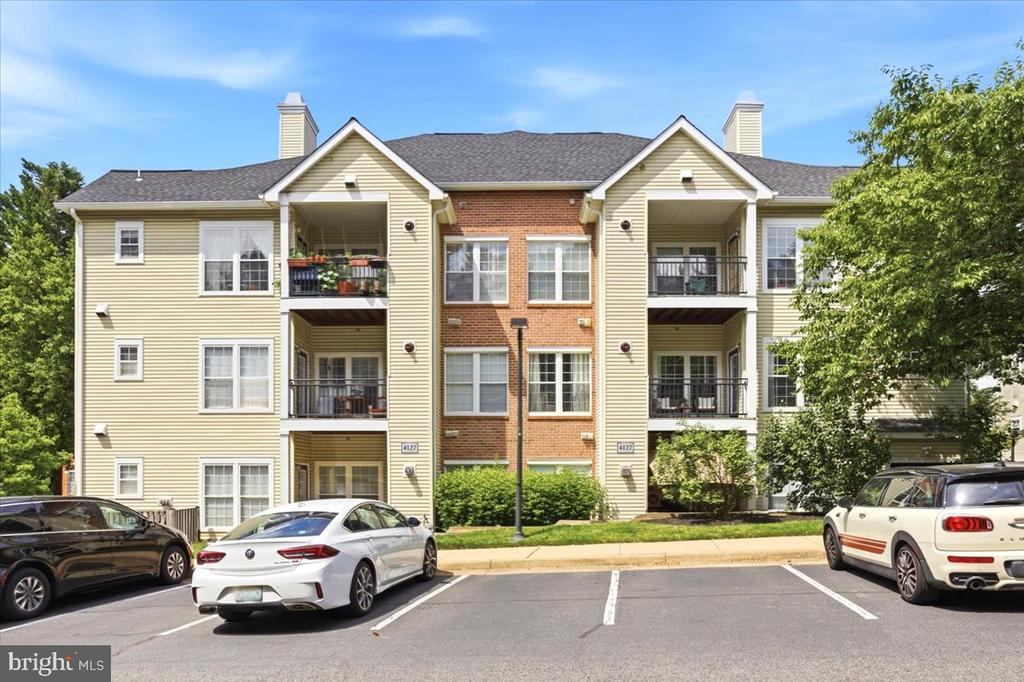 4127 FOUNTAINSIDE LANE Unit: 201