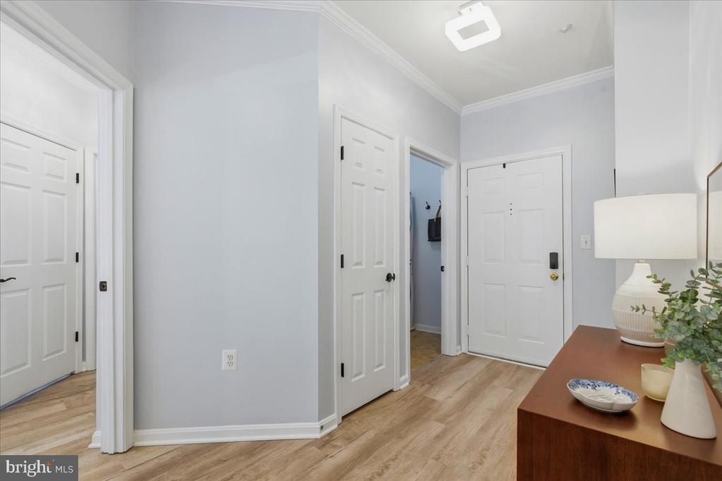 4127 FOUNTAINSIDE LANE Unit: 201
