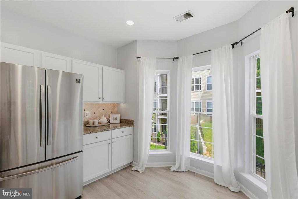 4127 FOUNTAINSIDE LANE Unit: 201