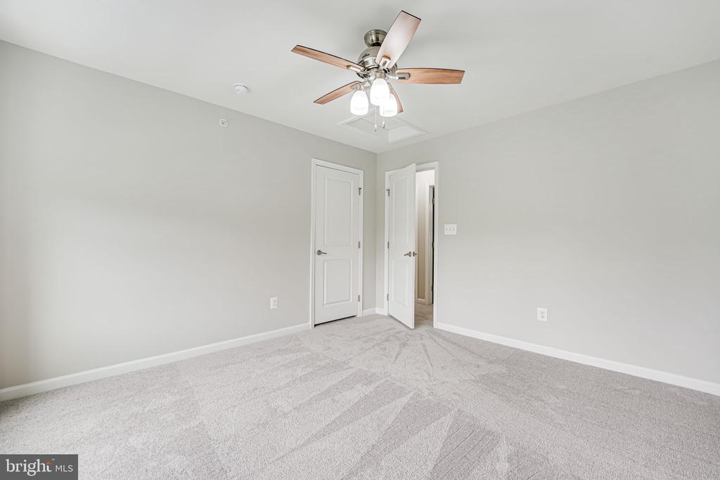 2332 HARMSWORTH DRIVE