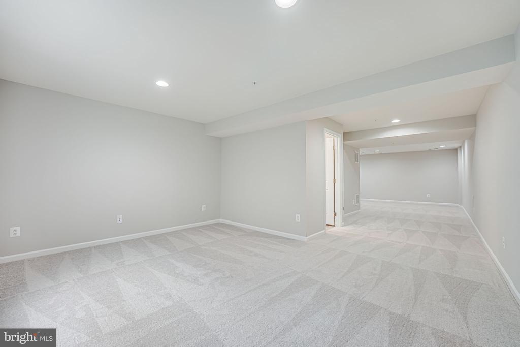 2332 HARMSWORTH DRIVE
