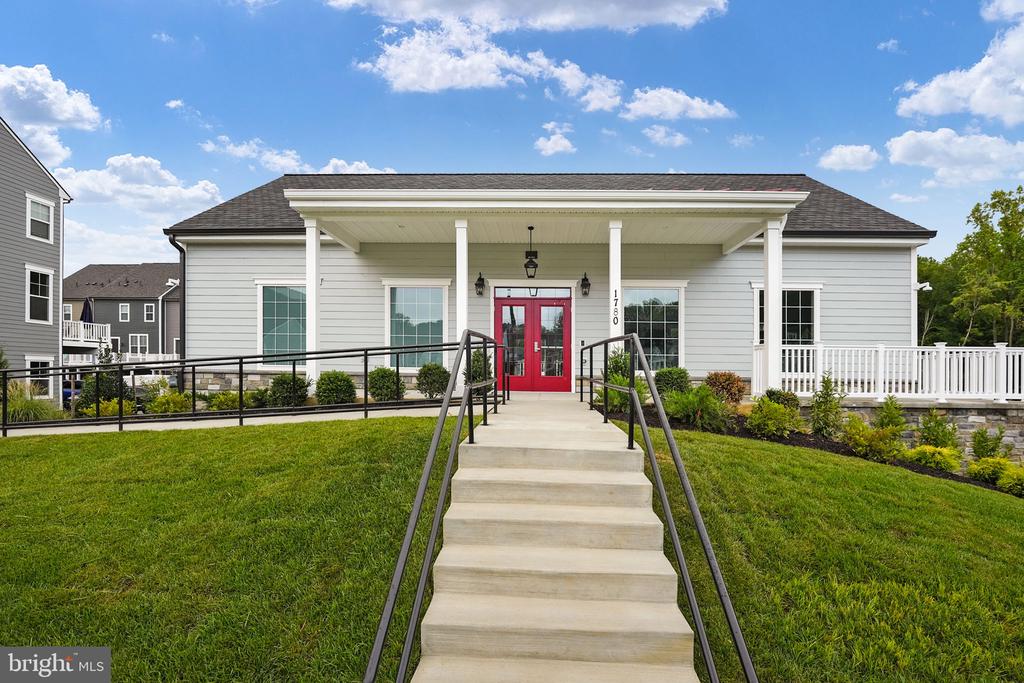 2332 HARMSWORTH DRIVE