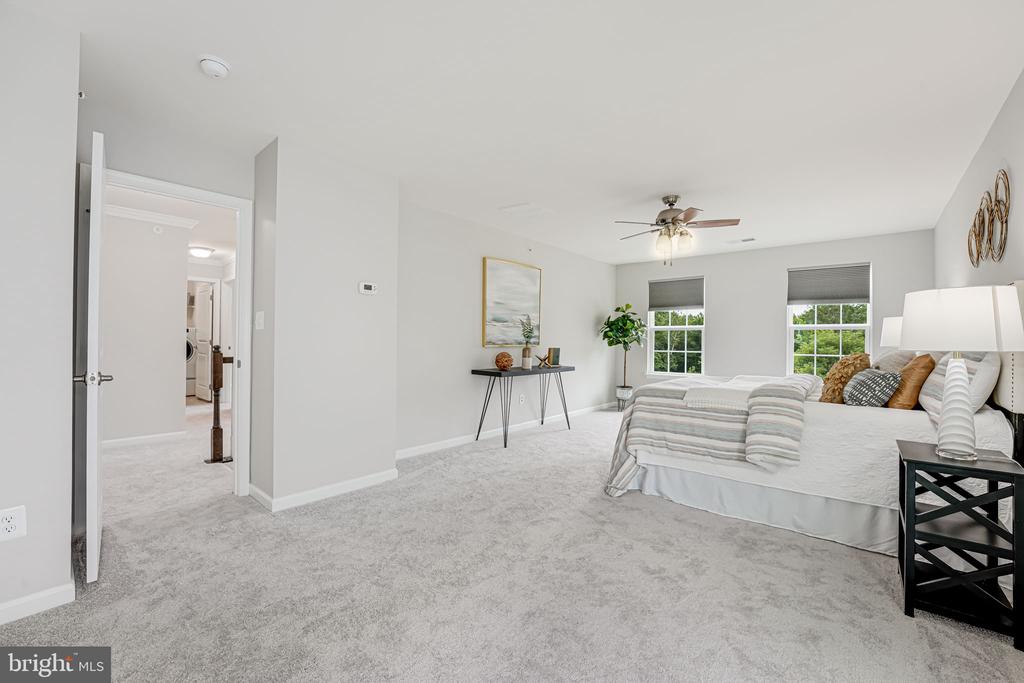 2332 HARMSWORTH DRIVE