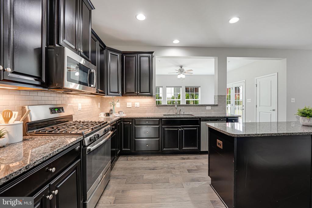 2332 HARMSWORTH DRIVE