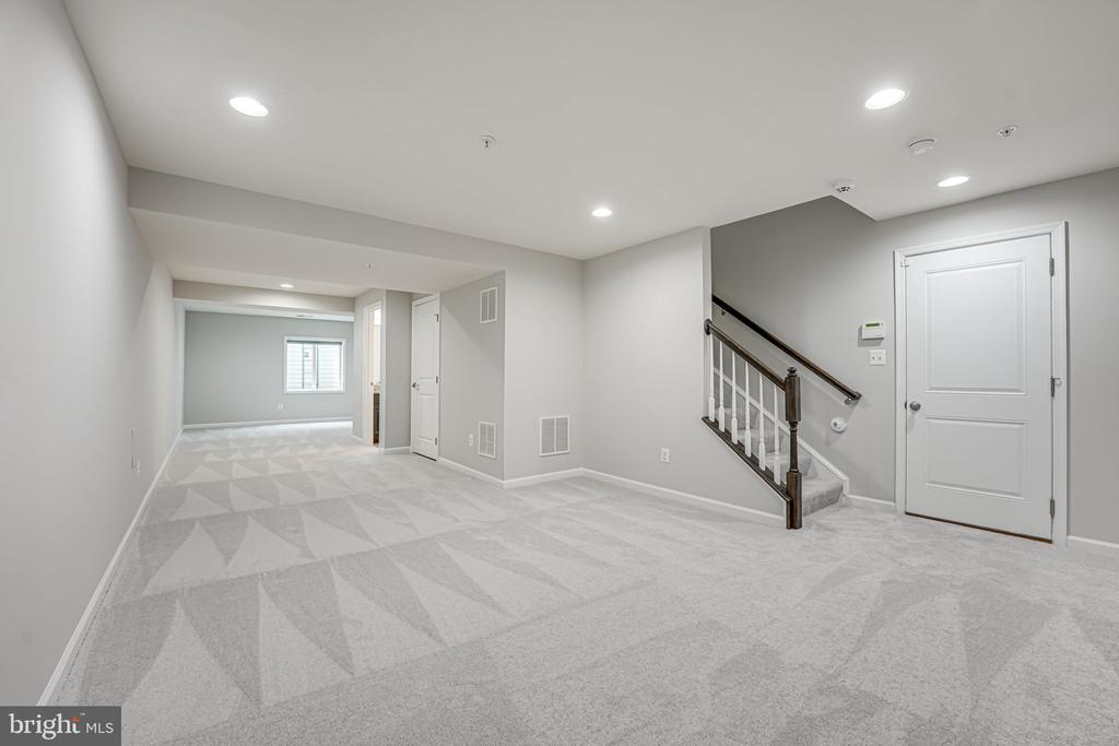 2332 HARMSWORTH DRIVE