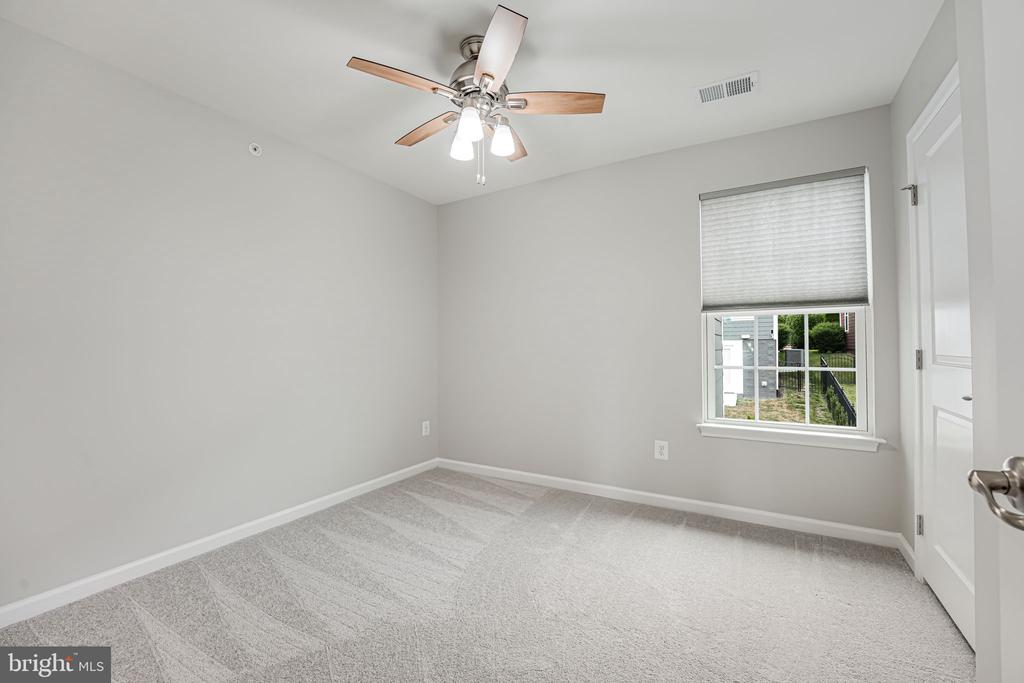 2332 HARMSWORTH DRIVE