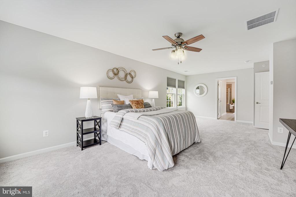 2332 HARMSWORTH DRIVE