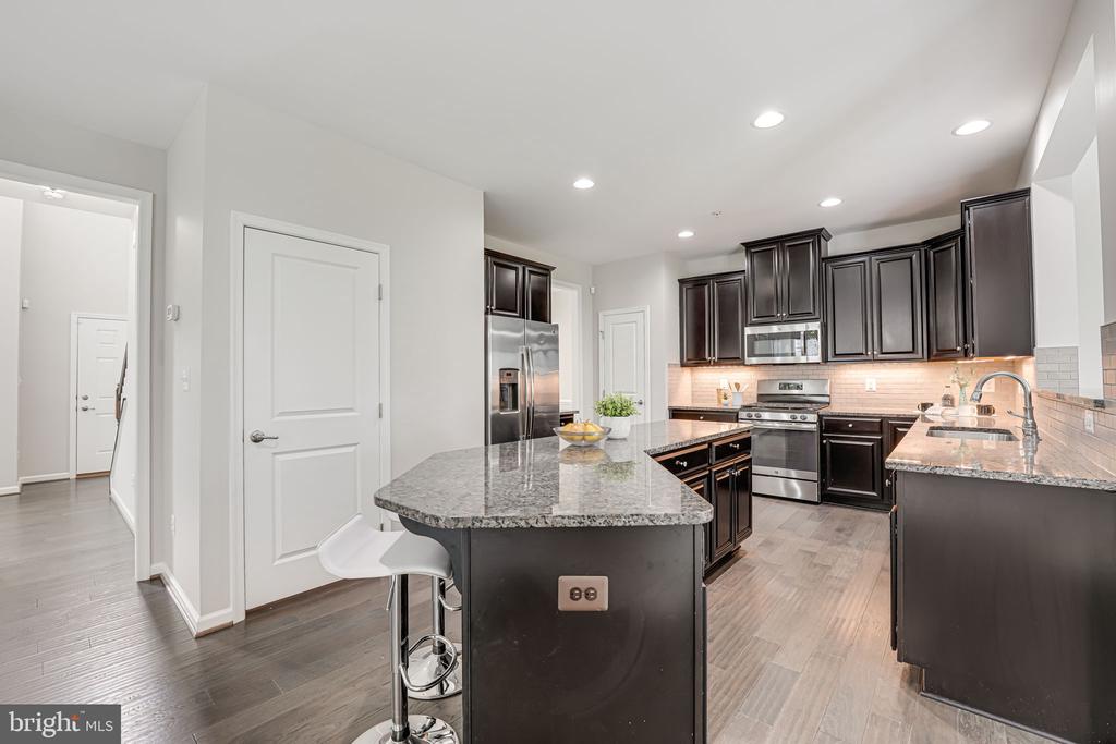 2332 HARMSWORTH DRIVE