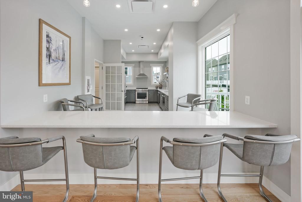 2332 HARMSWORTH DRIVE