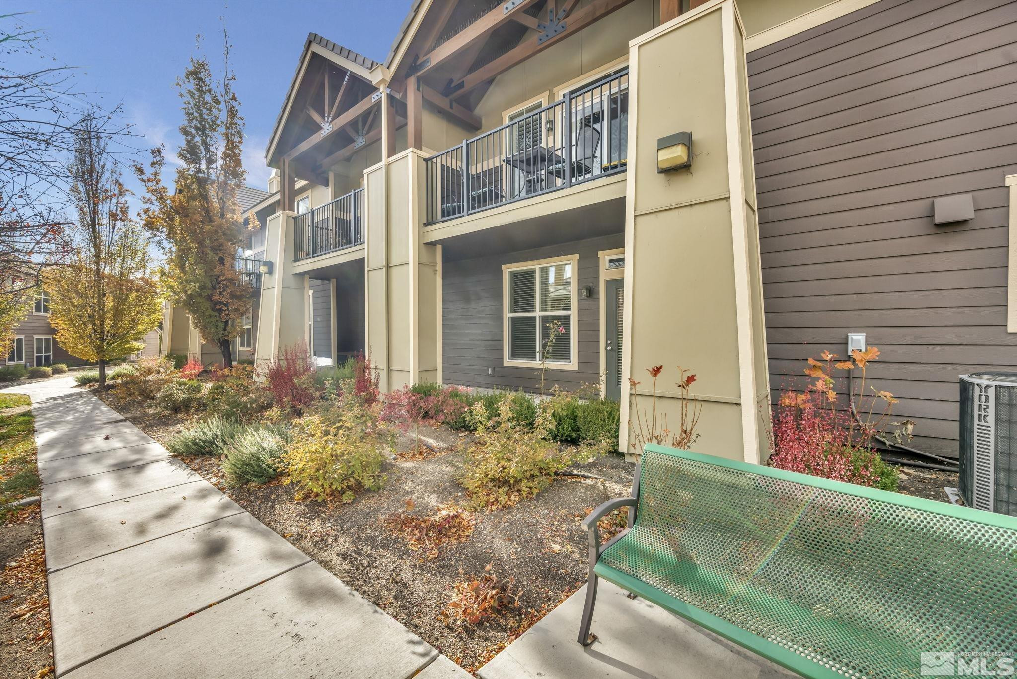 4876 Bougainvillea